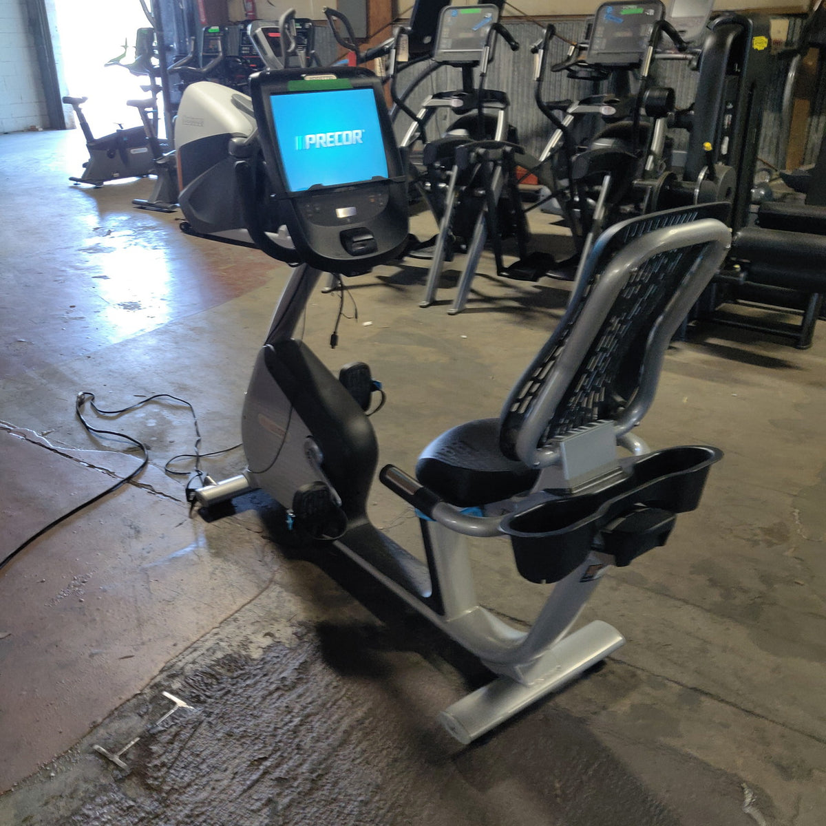 Precor RBK 885 Recumbent Bike w/ P82 Console