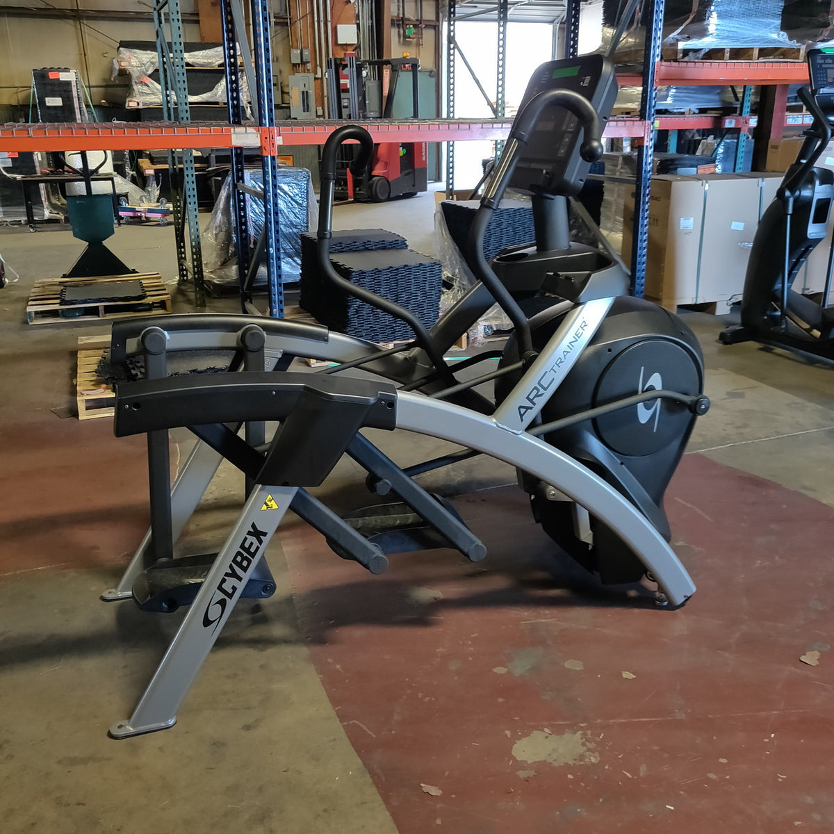 Cybex R Series Lower Body Arc Trainer w/50L Console