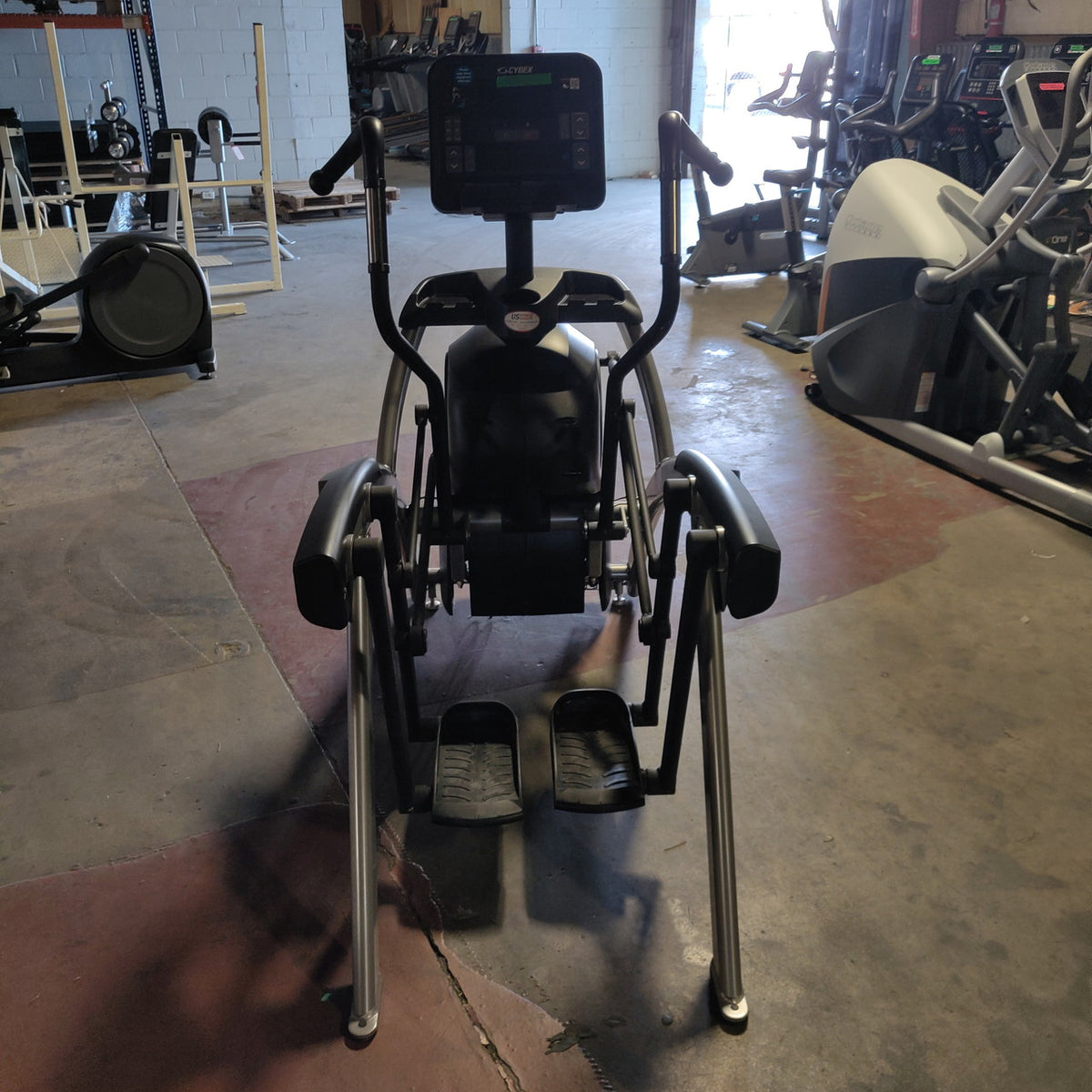 Cybex R Series Lower Body Arc Trainer w/50L Console