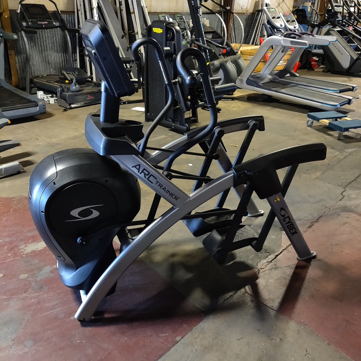 Cybex R Series Lower Body Arc Trainer w/50L Console