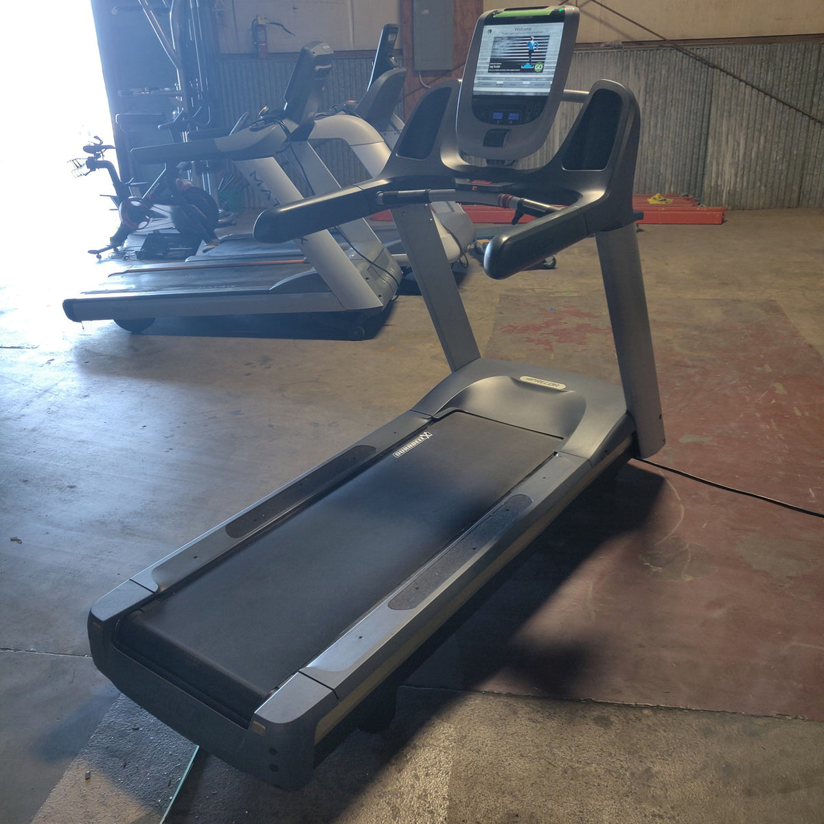 Precor TRM 885 Treadmill w/P80 Console