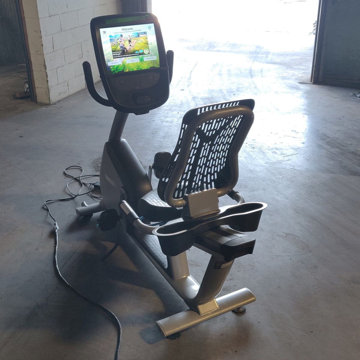 Precor RBK 885 Recumbent Bike w/ P82 Console