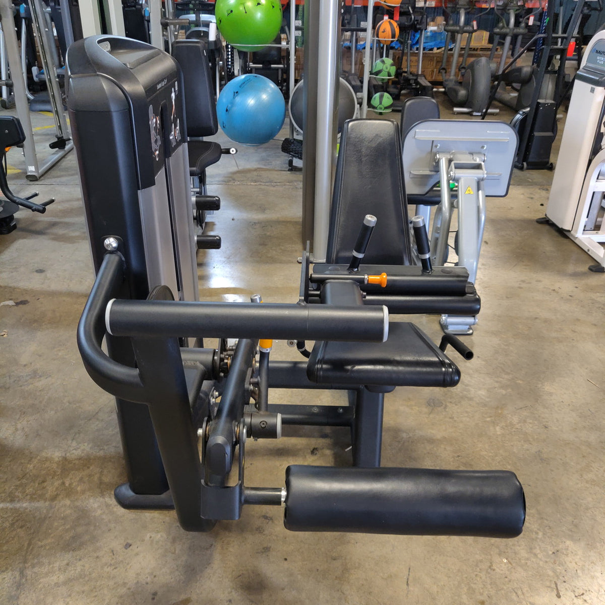 Precor Resolute Seated Leg Curl