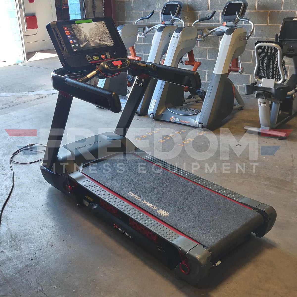 Star Trac FreeRunner™ 10TRx Treadmill w/ Touchscreen Console