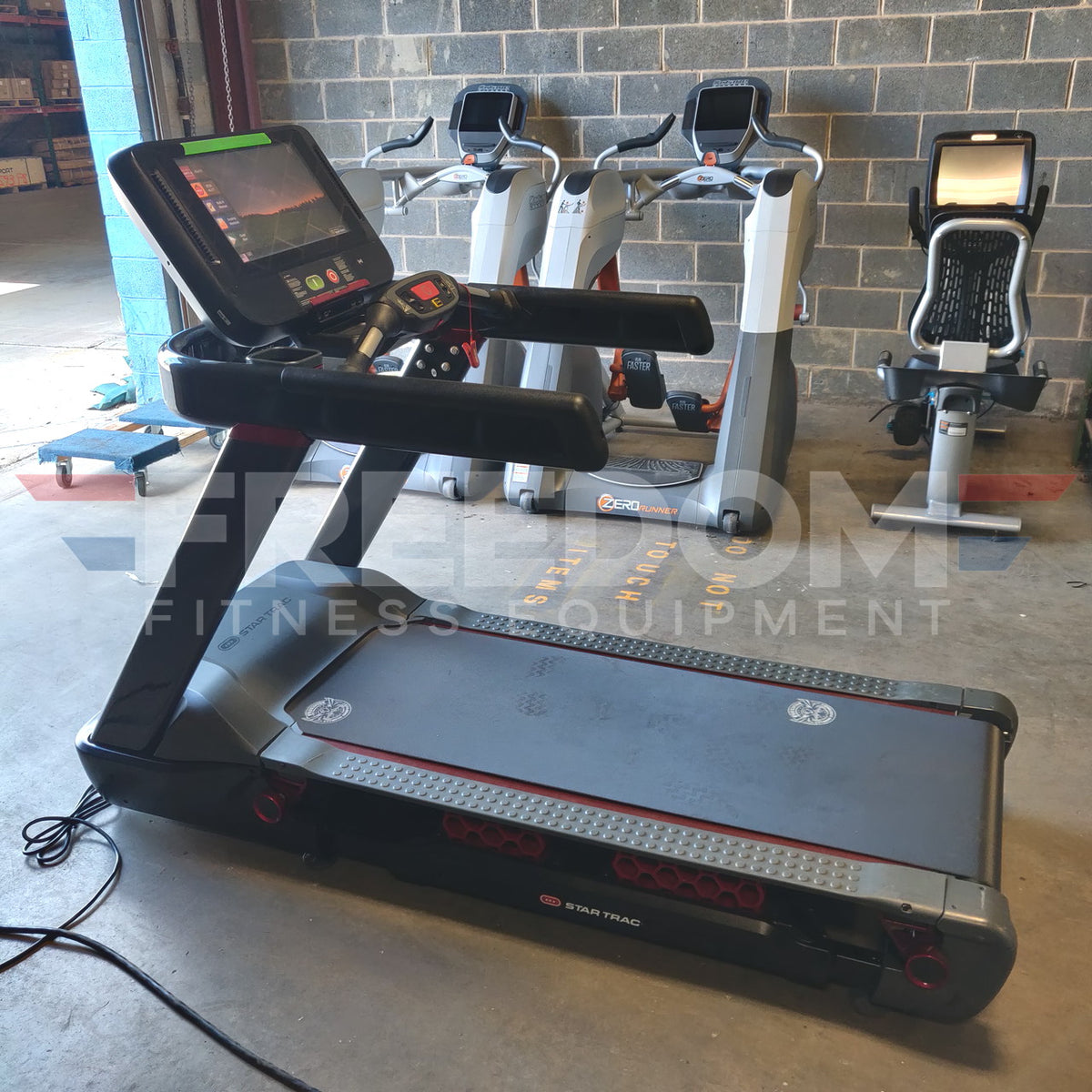 Star Trac FreeRunner™ 10TRx Treadmill