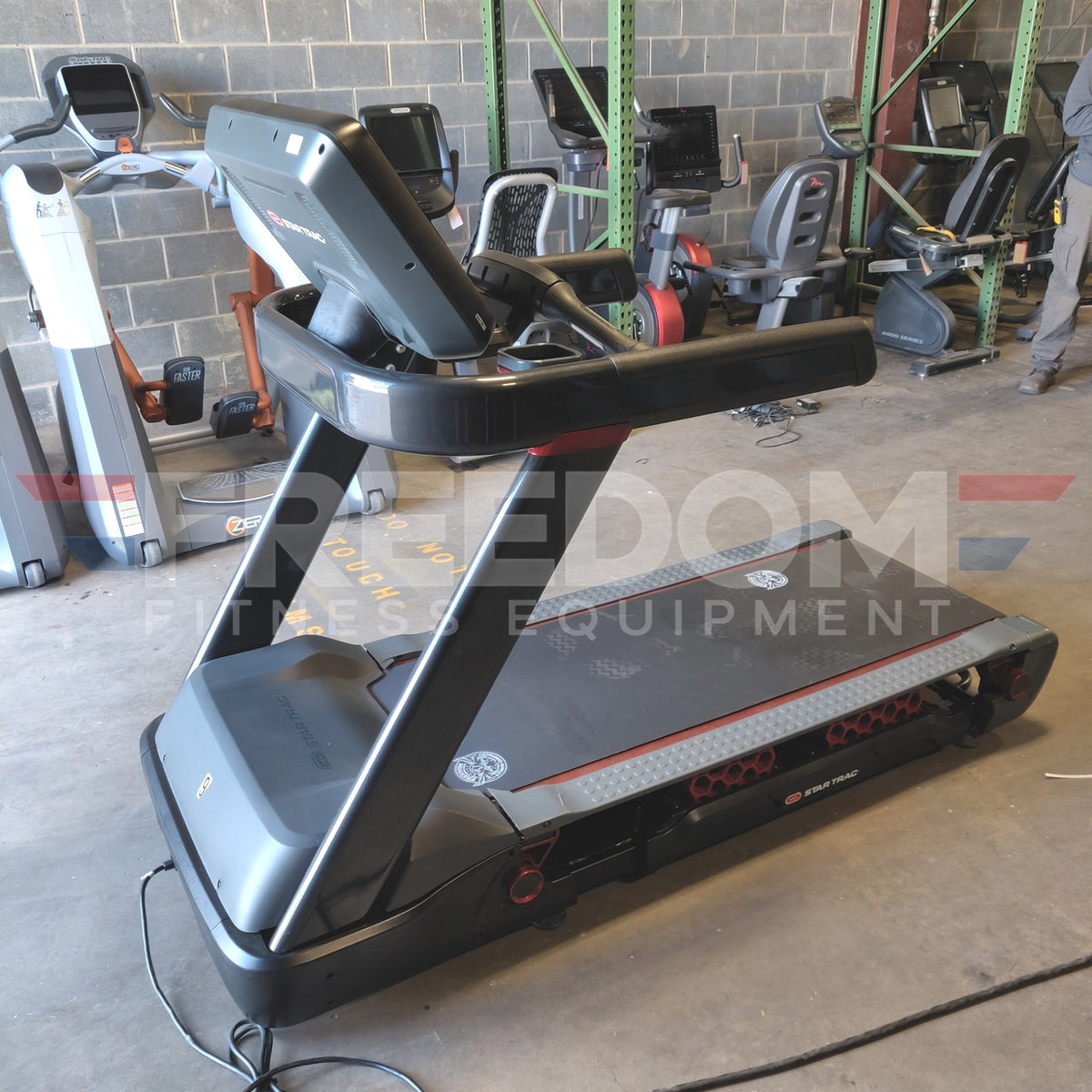 Star Trac FreeRunner™ 10TRx Treadmill