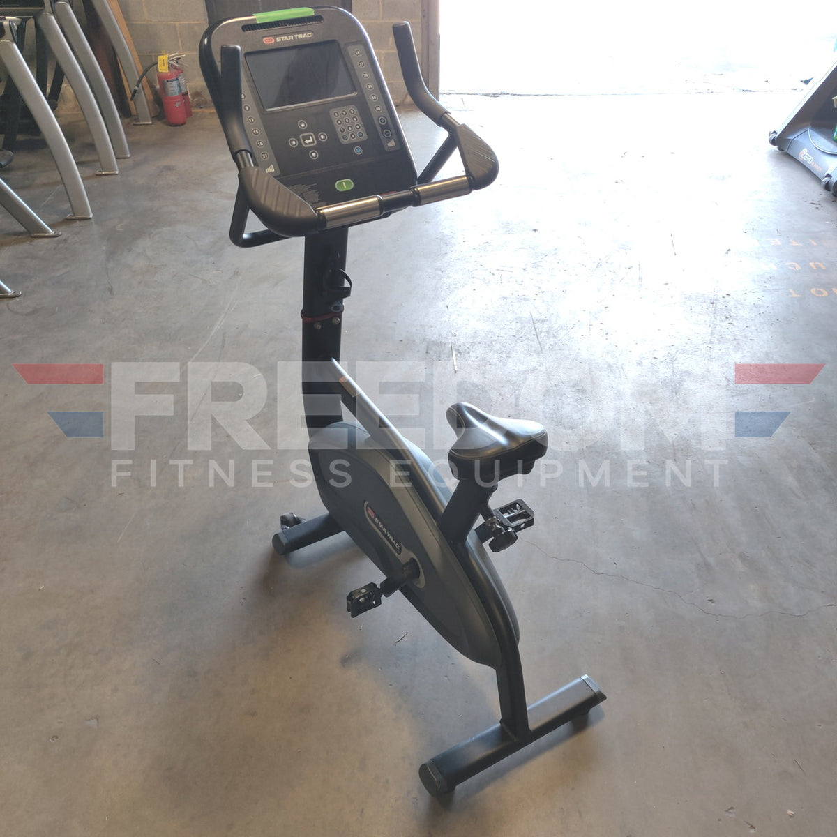 Star Trac 4UB Upright Bike