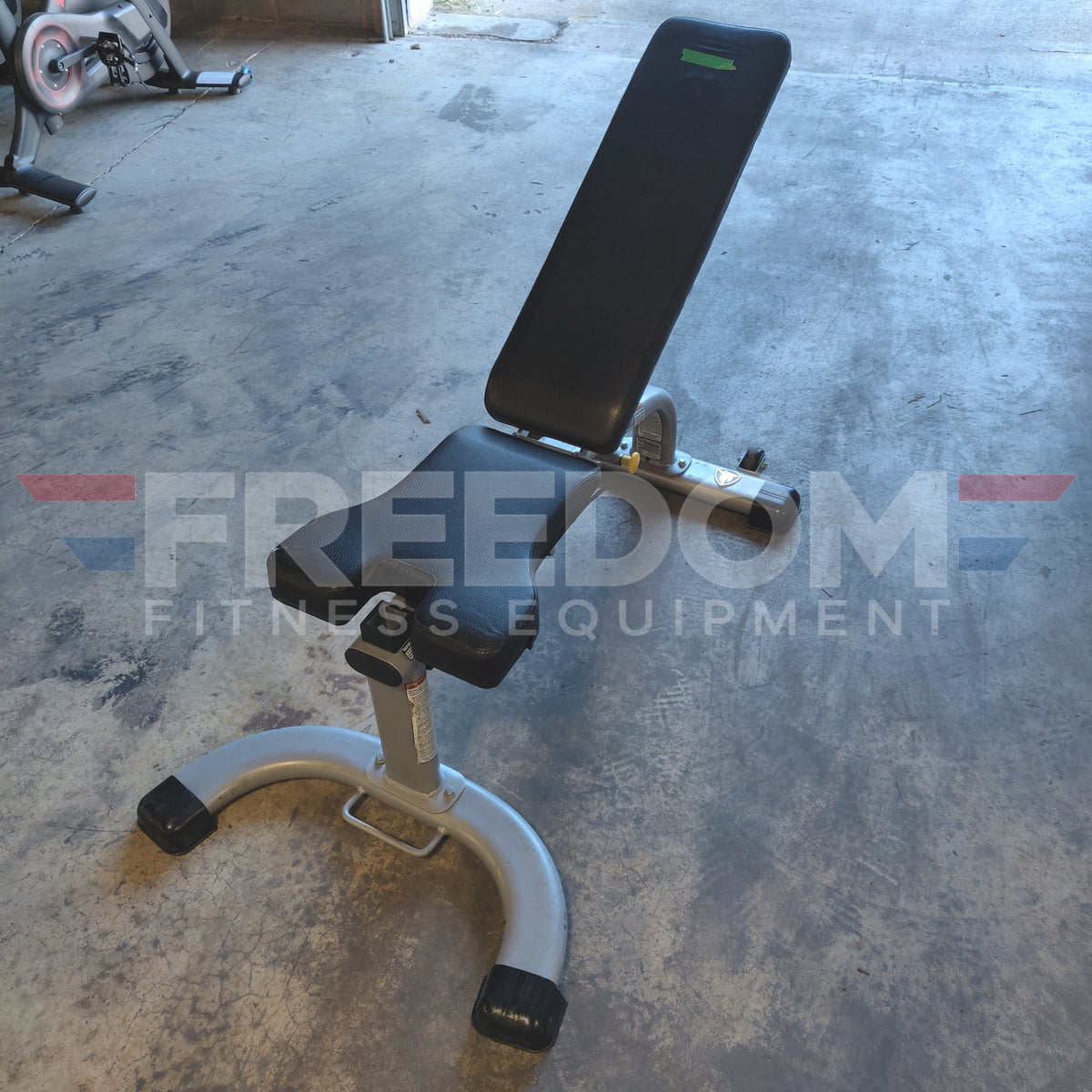 TuffStuff Adjustable Flat-to-Incline Bench (Need Dims)