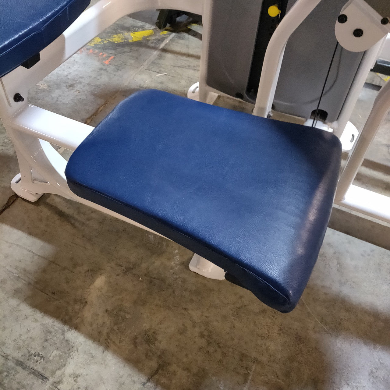 Legend Fitness SelectEDGE Glute Press