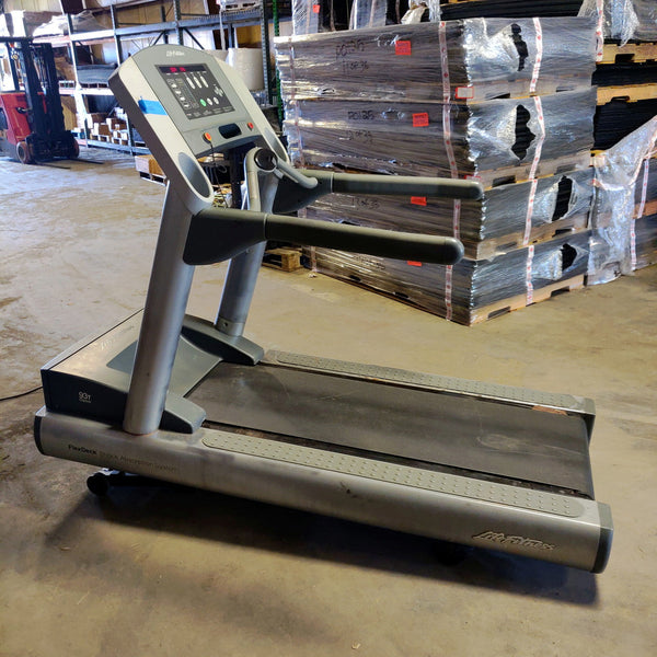 Life-Fitness-93T-Treadmill-
