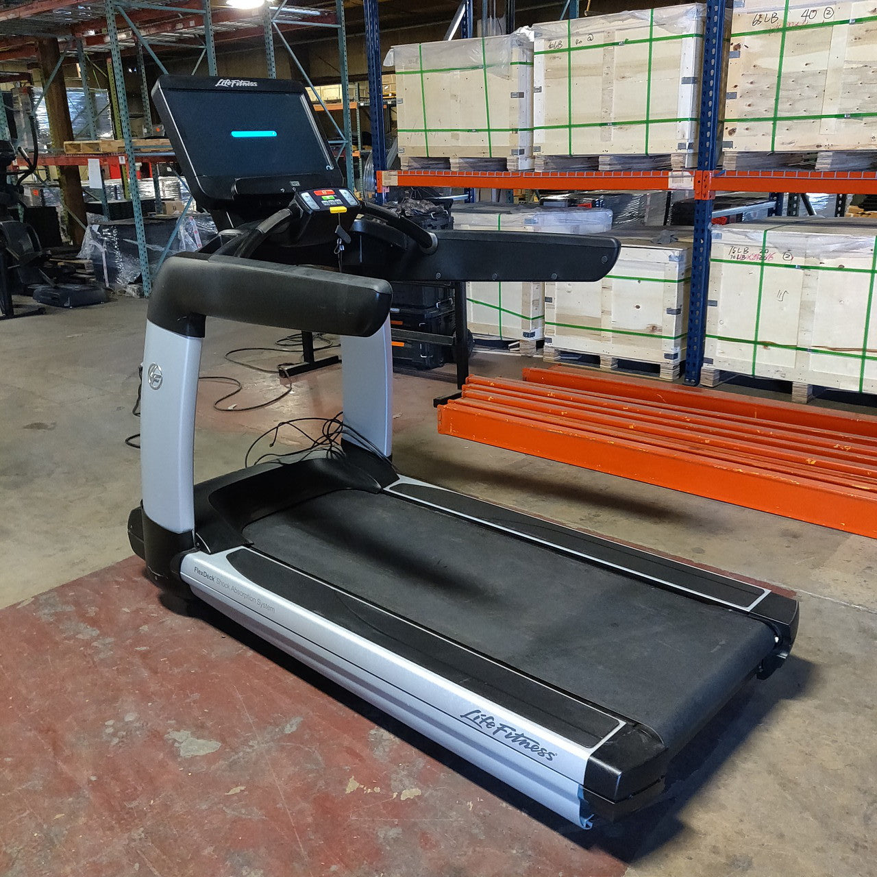 Life Fitness 95T Integrity Treadmill w/SE3  Treadmill