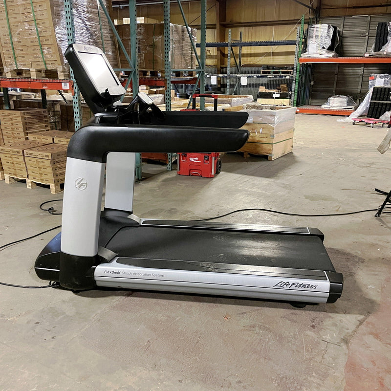 Life Fitness 95T Treadmill with Smartscreen