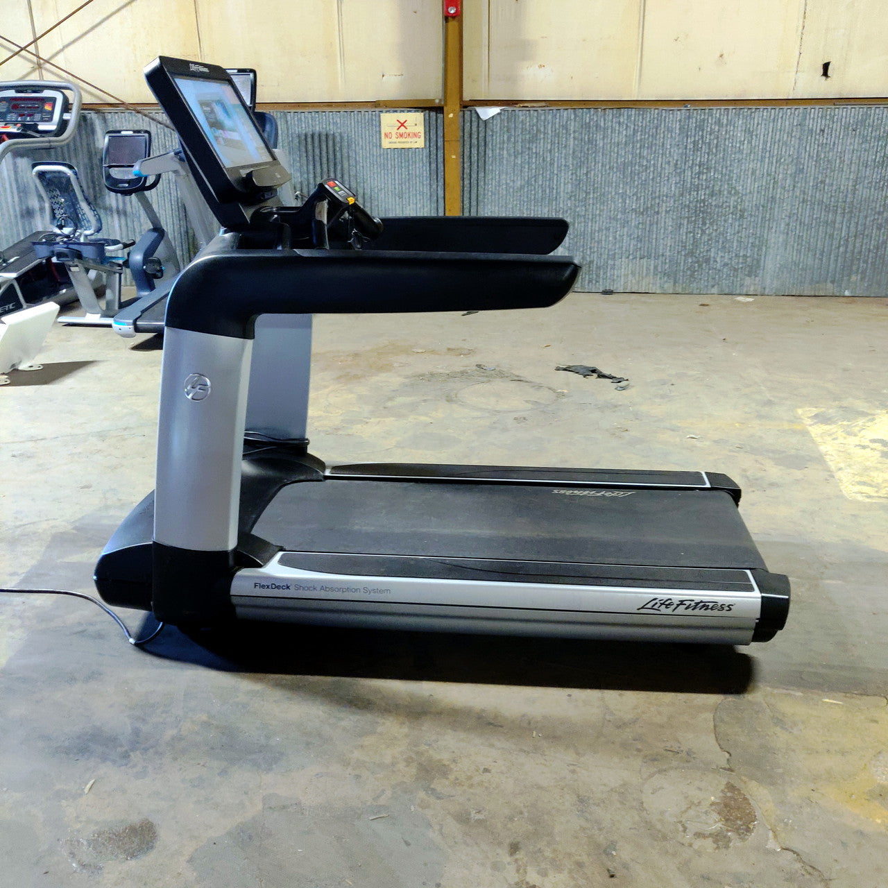 Life Fitness 95T Treadmill with Upgraded Discover Console BEING WORKED ON