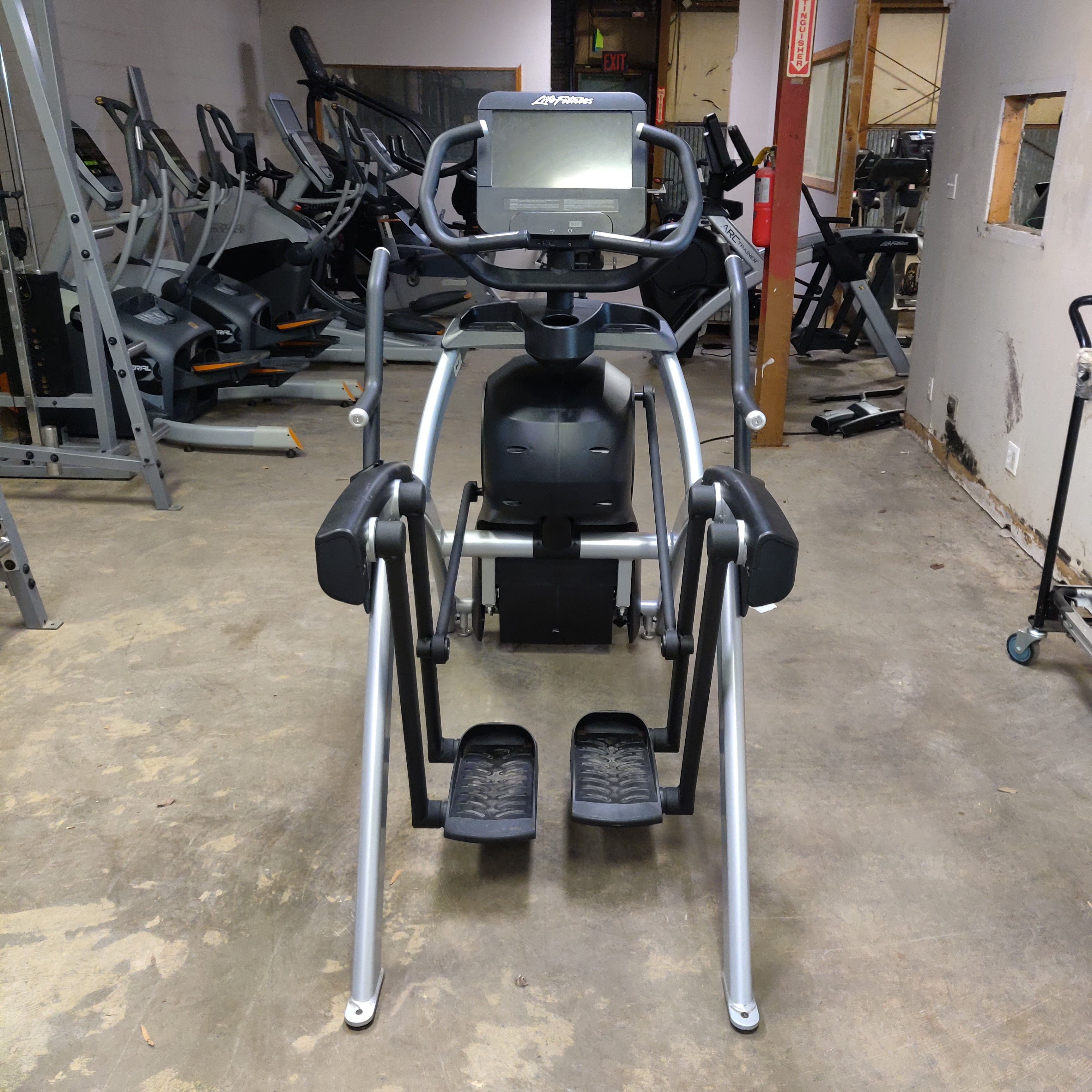 Life Fitness Arc Trainer LowerBody with Smartscreen
