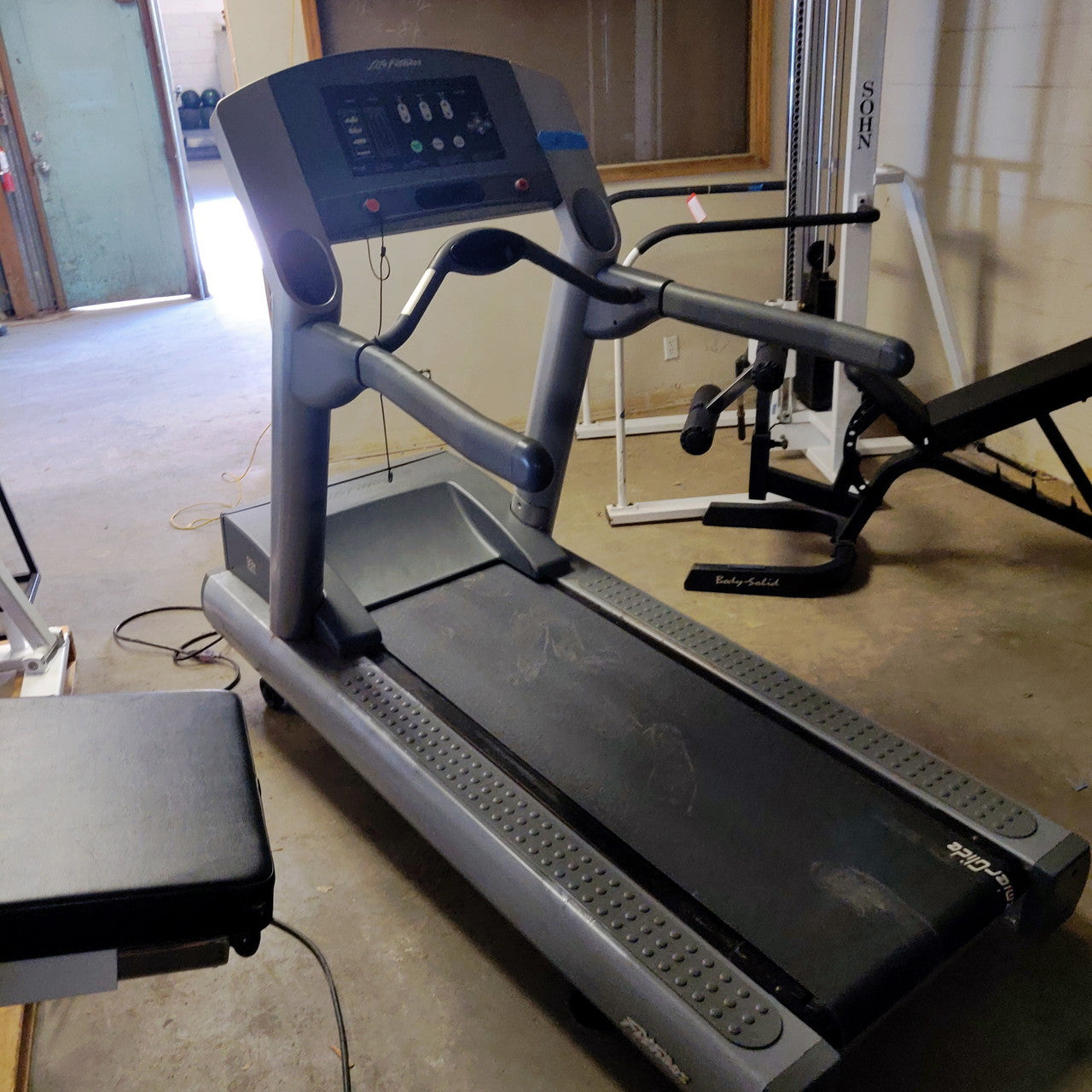 Life Fitness CLST Treadmill