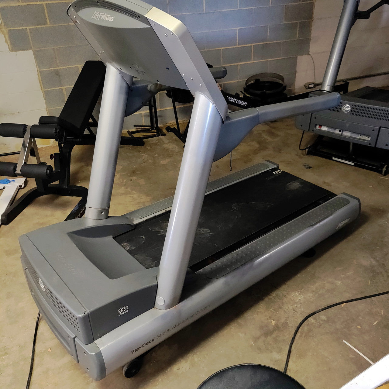 Life Fitness CLST Treadmill