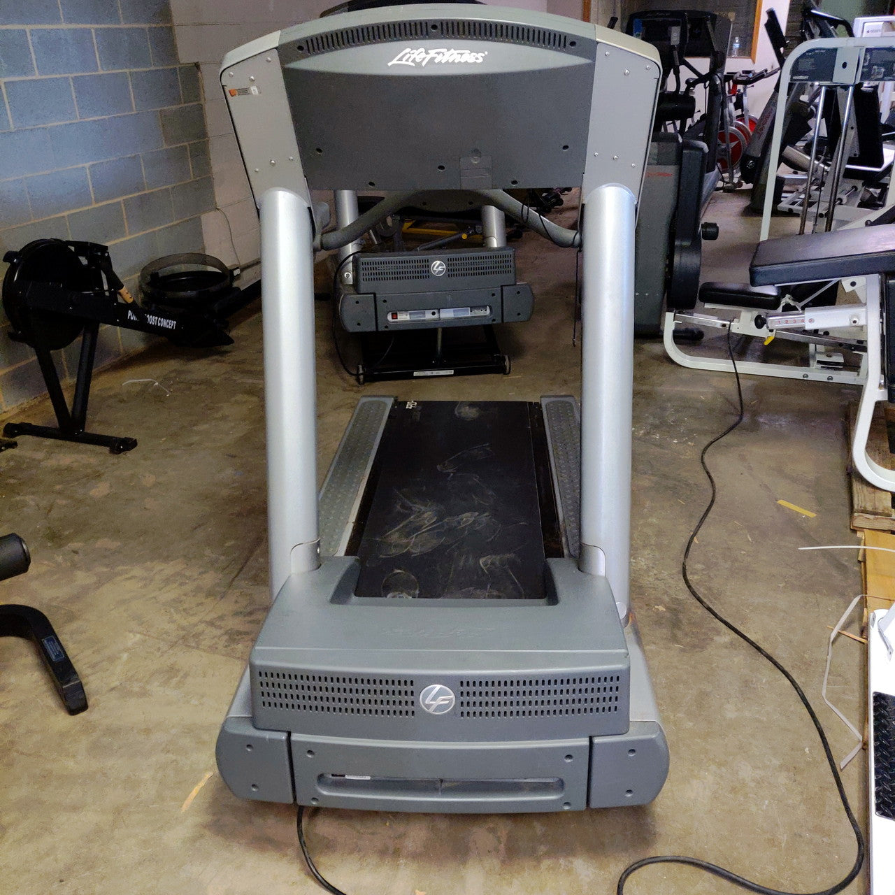 Life Fitness CLST Treadmill