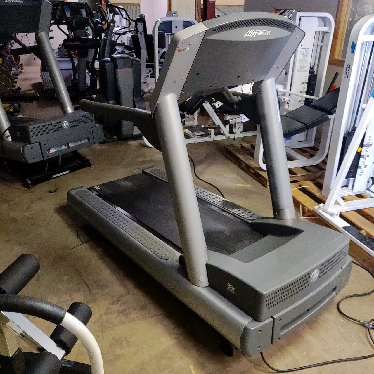 Life Fitness CLST Treadmill