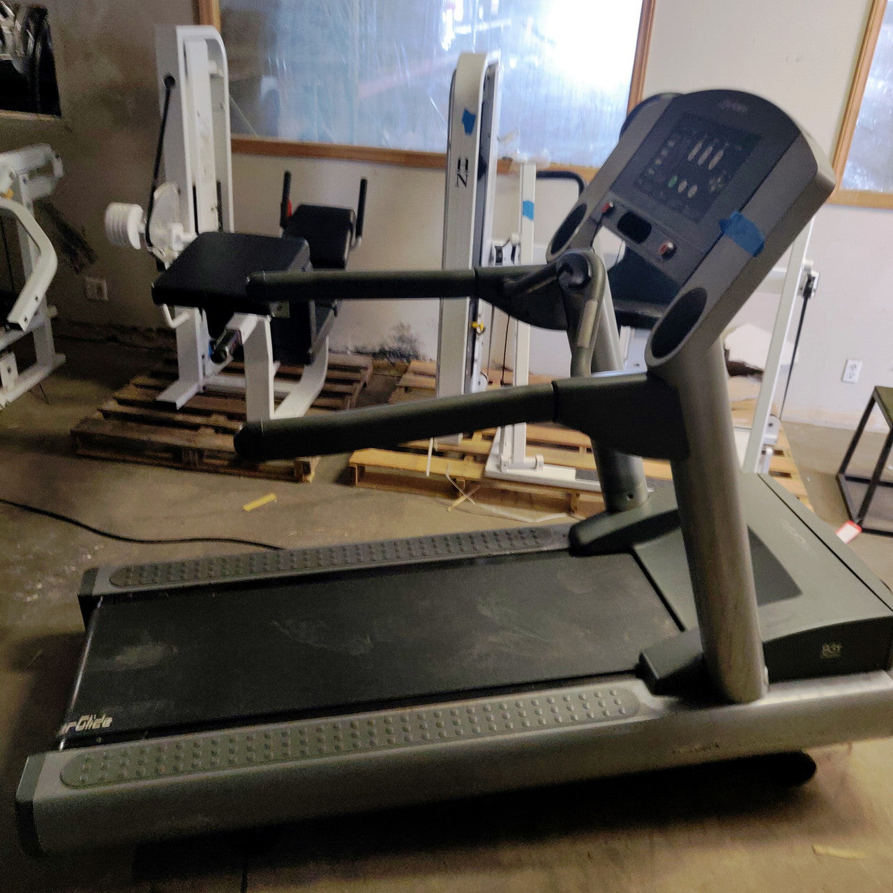 Life Fitness CLST Treadmill