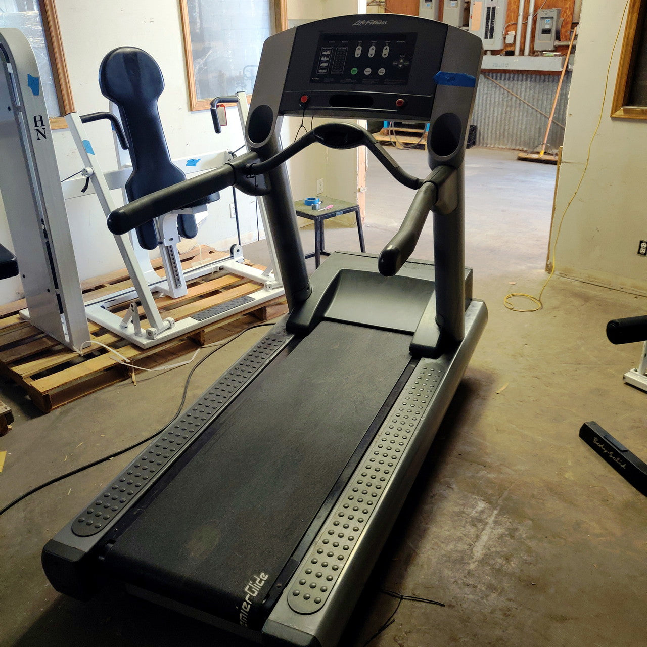 Life Fitness CLST Treadmill