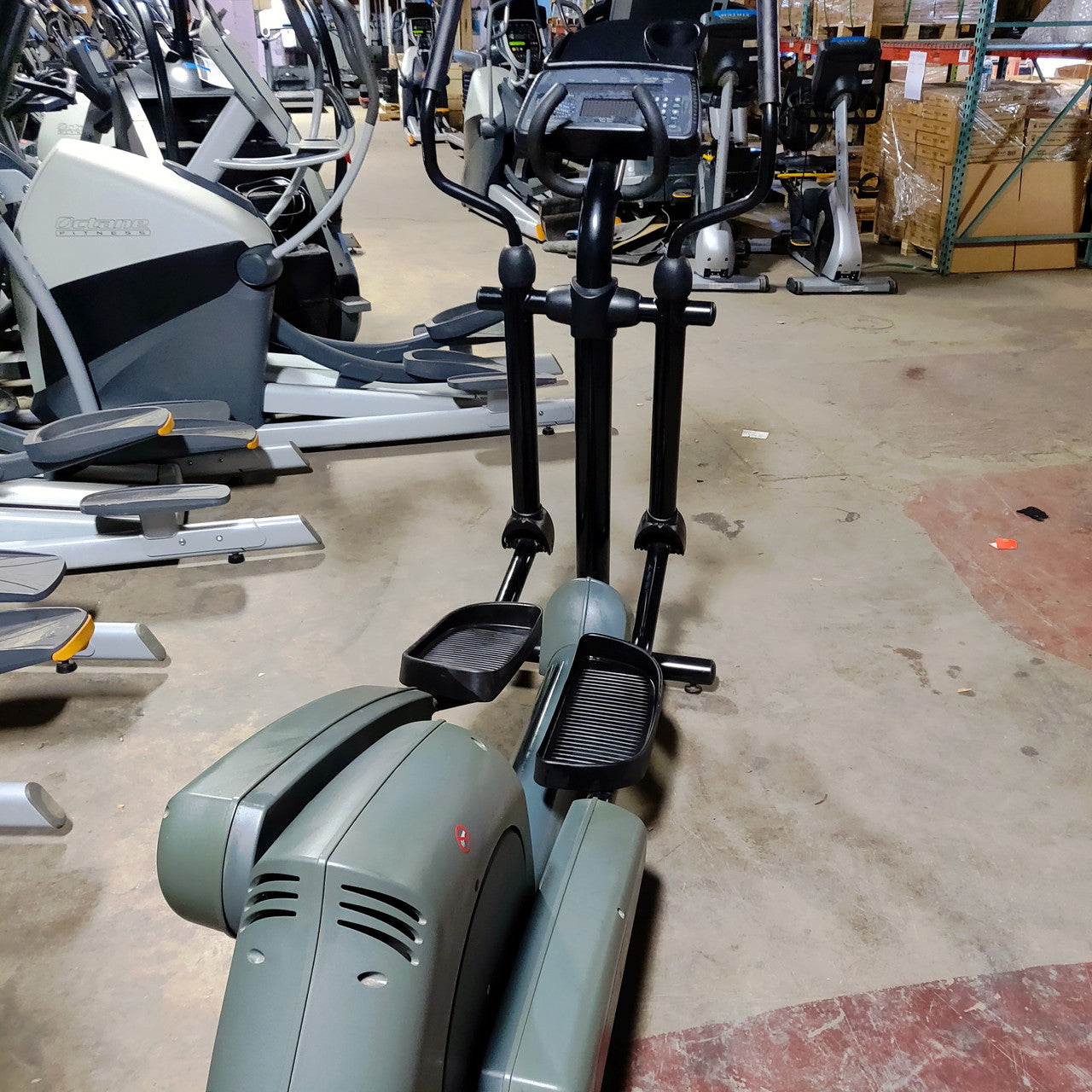 Life Fitness CT-9100 Elliptical Cross-Trainer