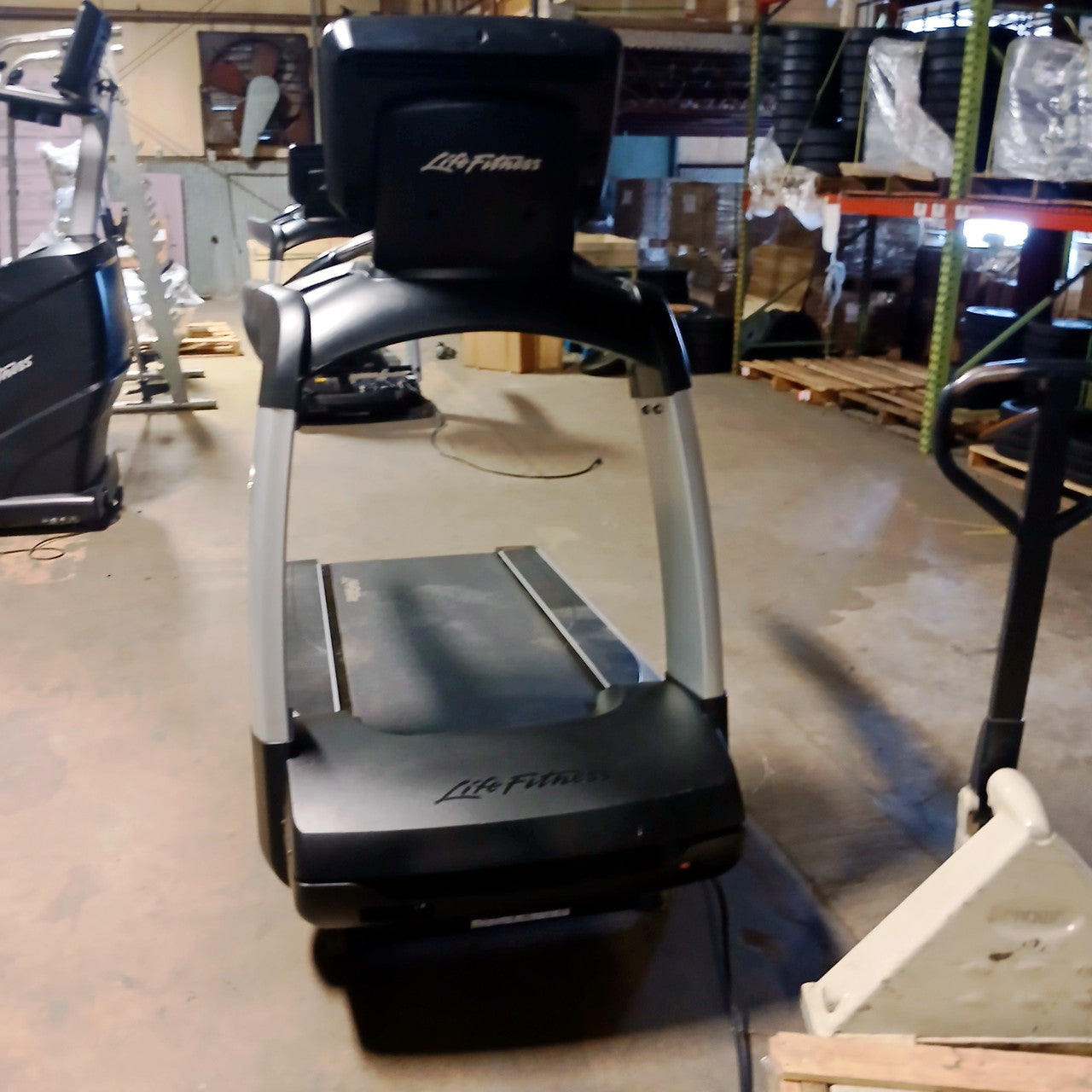 Life Fitness Discover SE 95T Elevation Treadmill