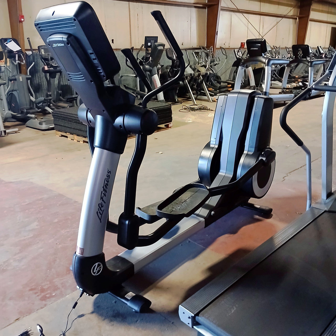 Life Fitness Discover SE3 95X Elliptical