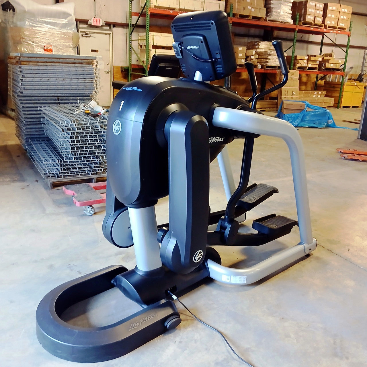 Life Fitness Elevation Series Flexstrider w/ Discover SI Console