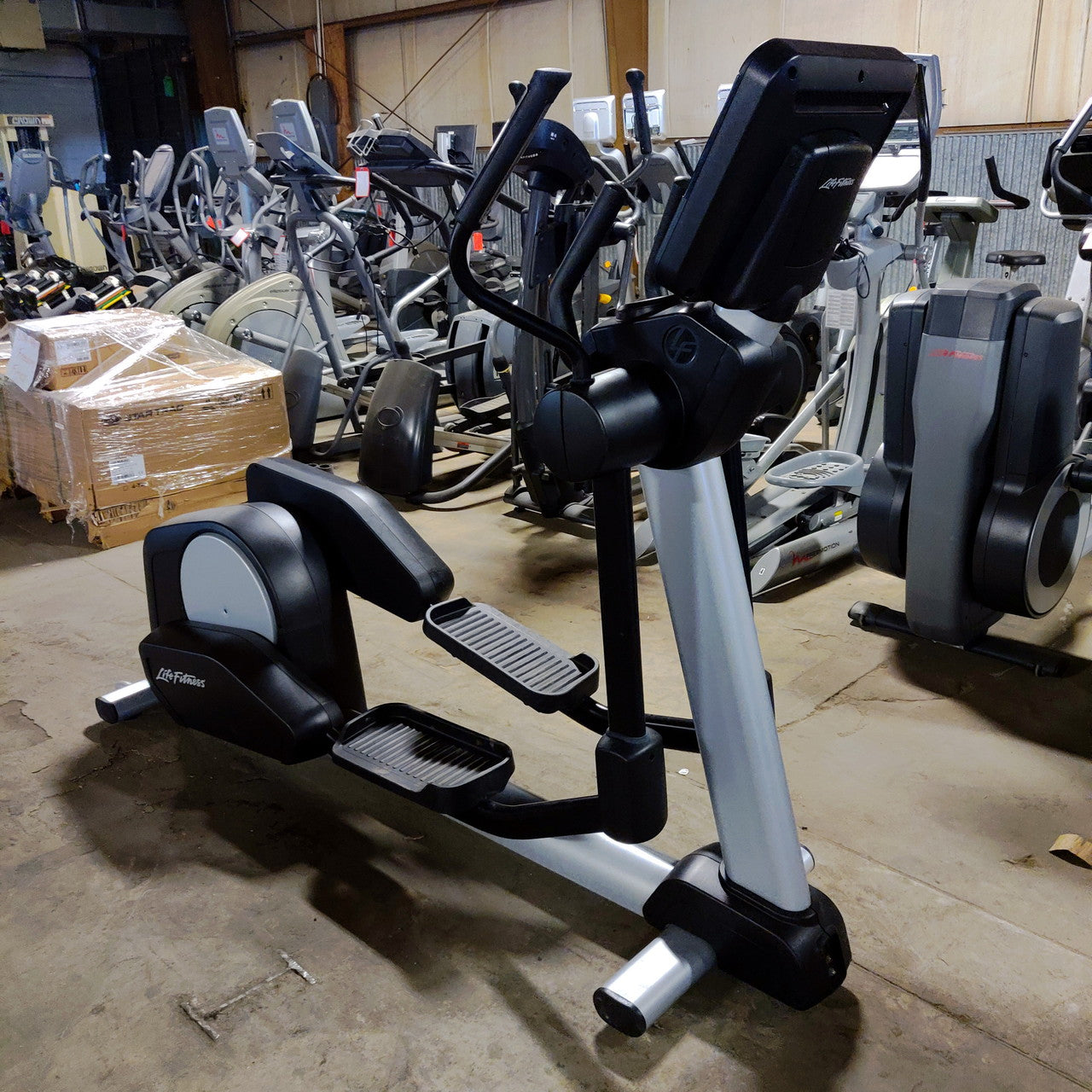 Life Fitness Elliptical Integrity with X Console 