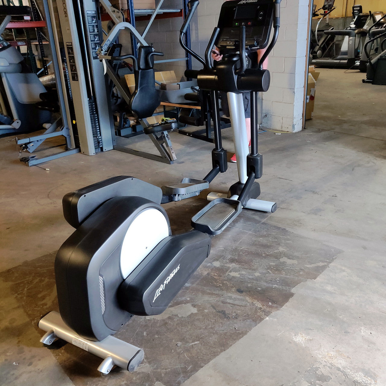 Life Fitness Integrity LNX Elliptical w/ X Console