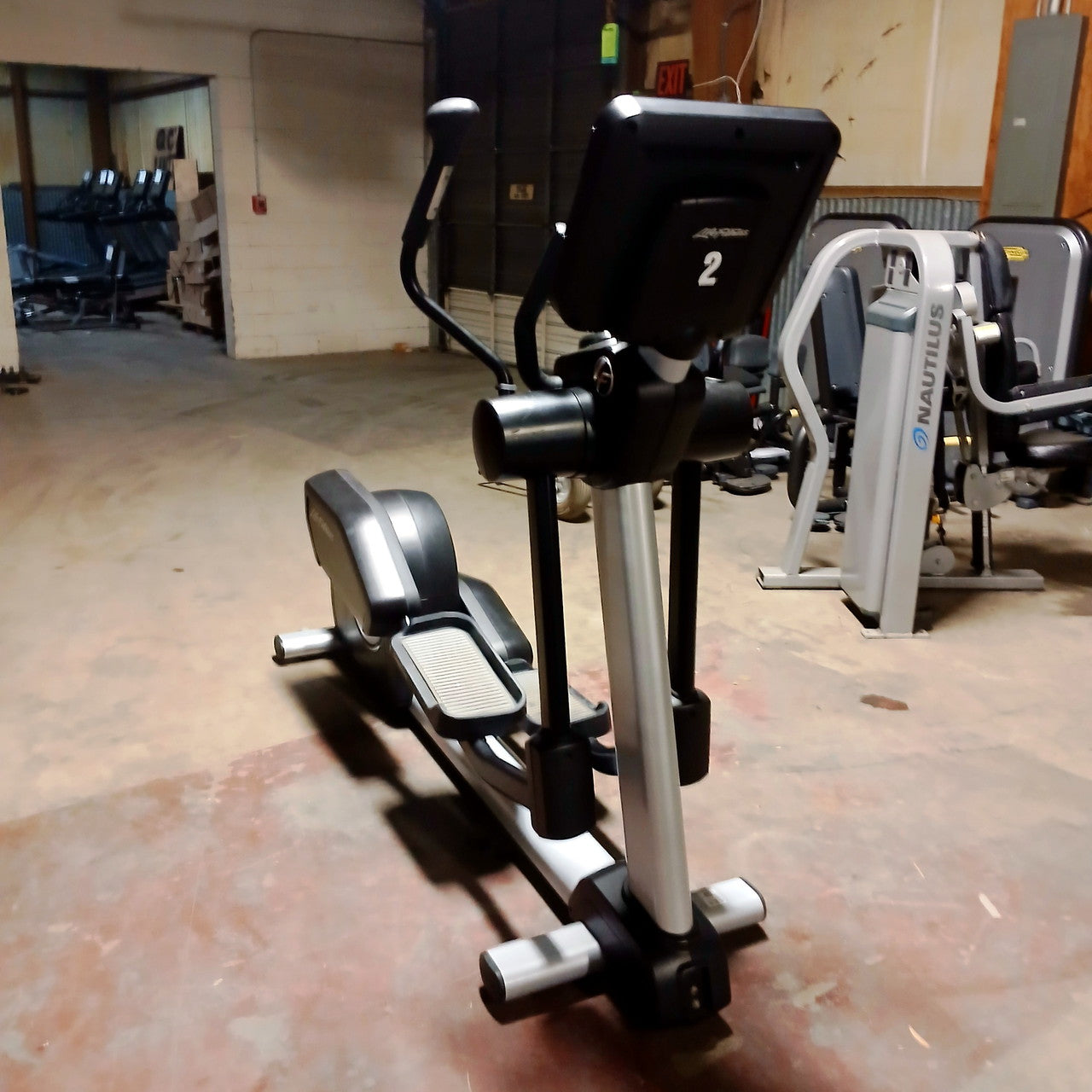 Life Fitness Integrity LNX Elliptical w/ X Console