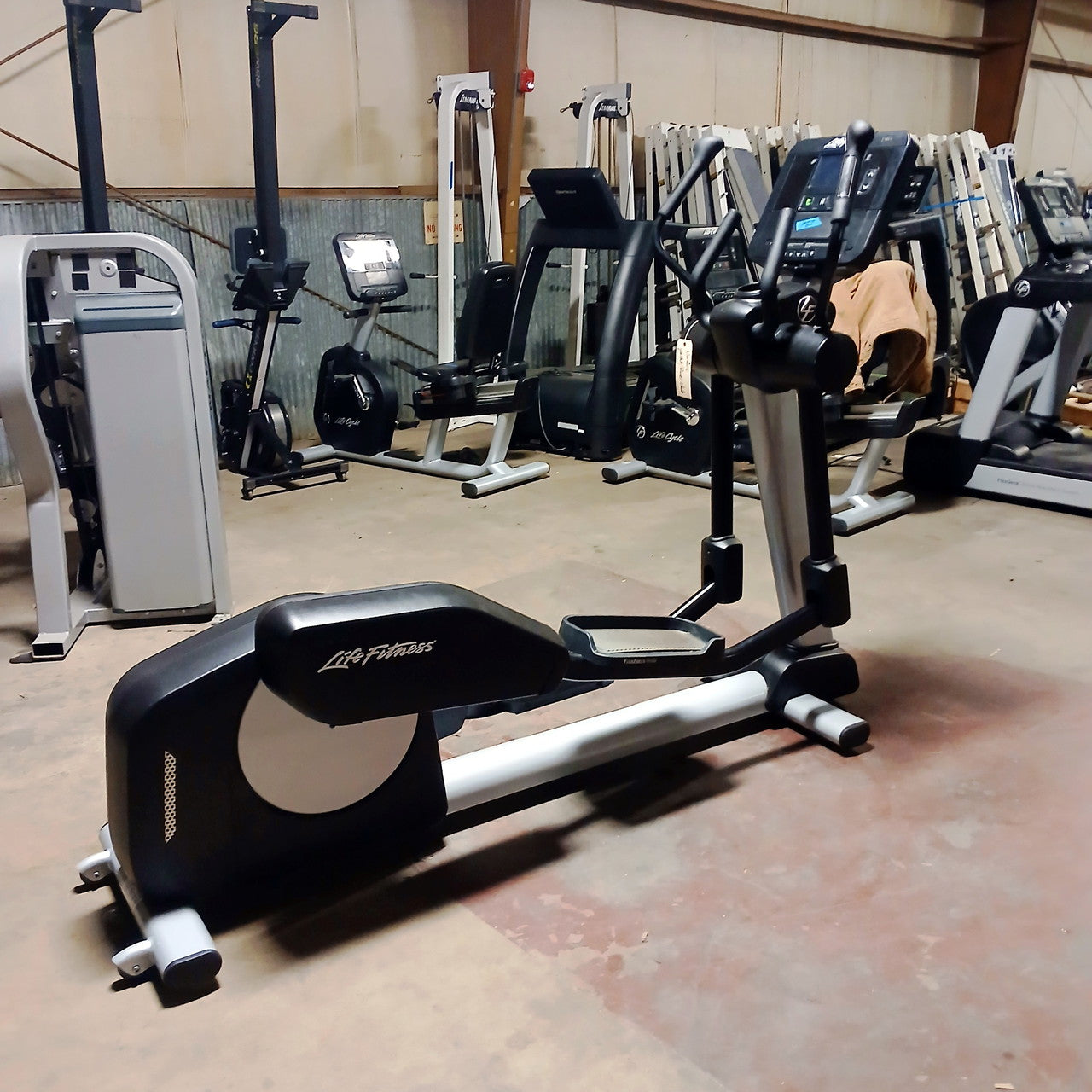 Life Fitness Integrity LNX Elliptical w/ X Console
