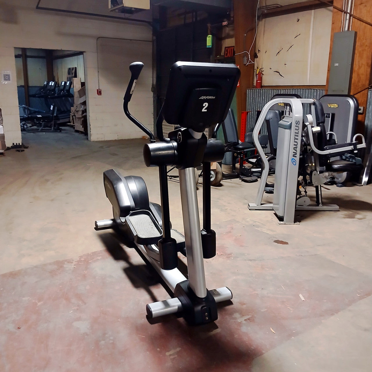 Life Fitness Integrity LNX Elliptical w/ X Console