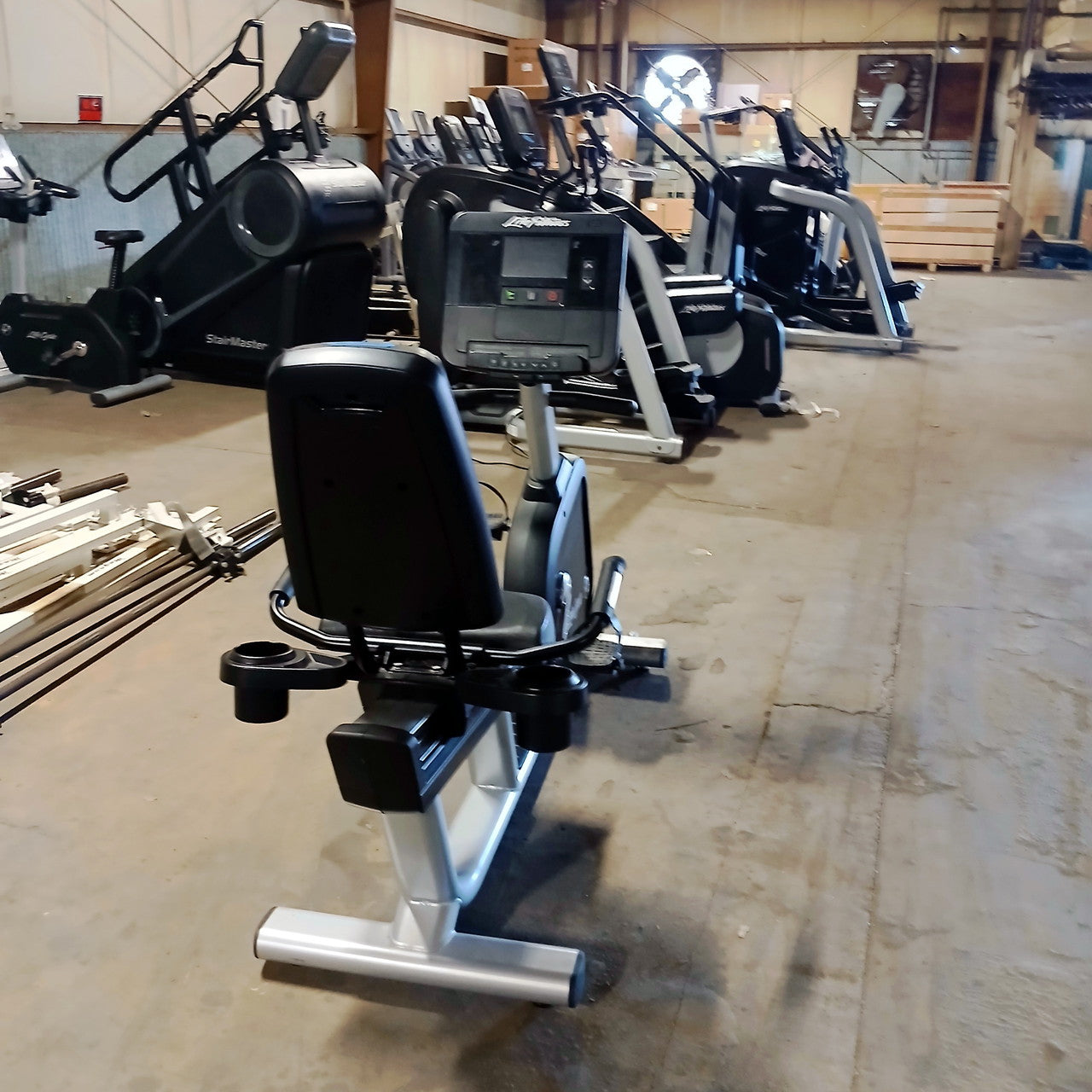 Life Fitness Integrity Lifecycle Recumbent w/ X Console