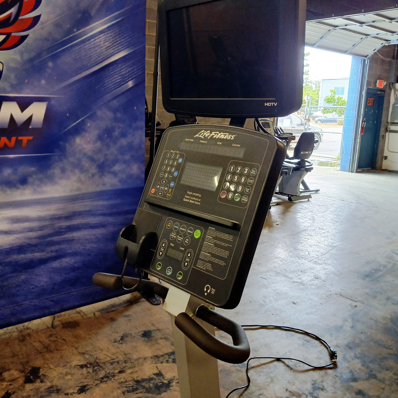 Life Fitness Integrity Series CLSR Recumbent Bike