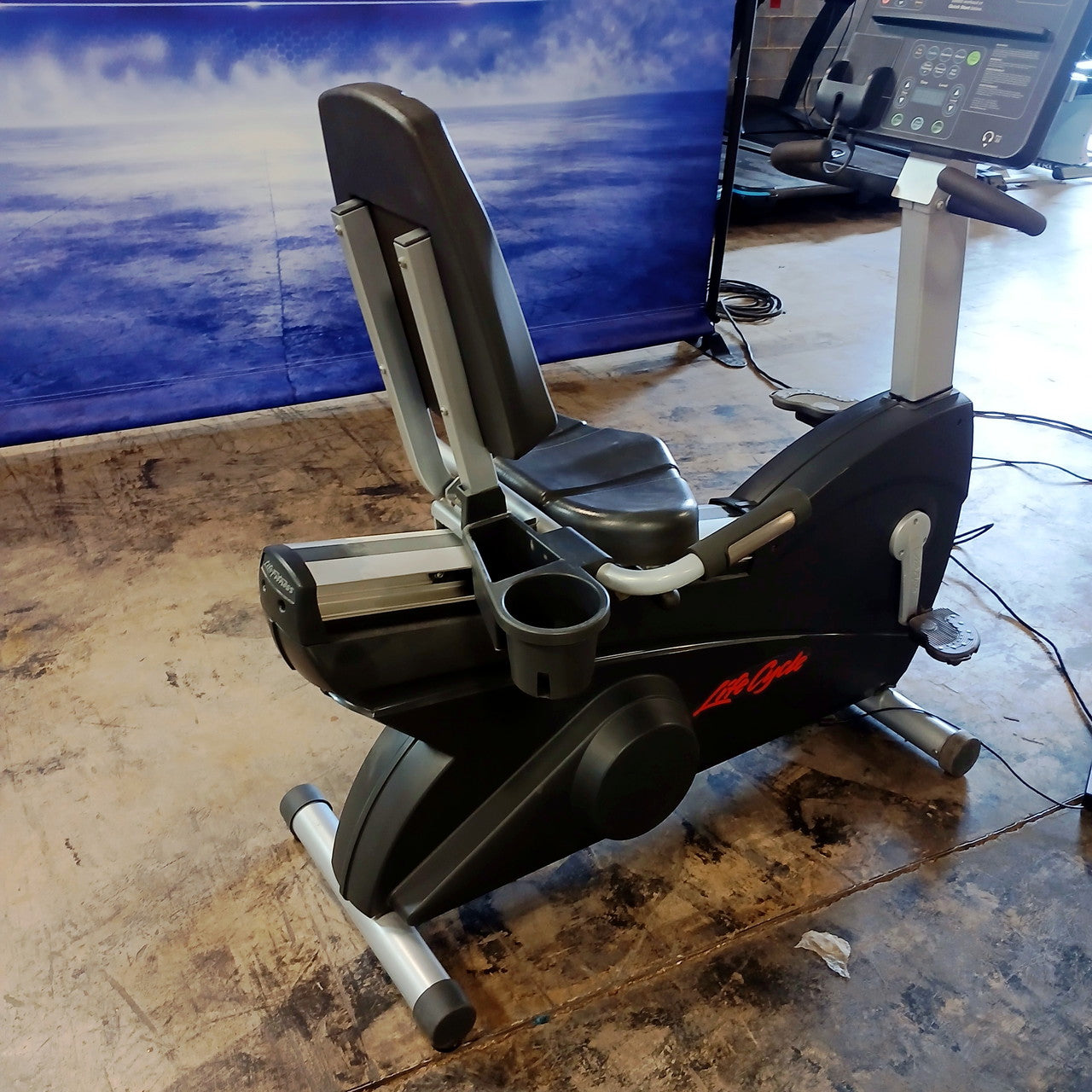Life Fitness Integrity Series CLSR Recumbent Bike