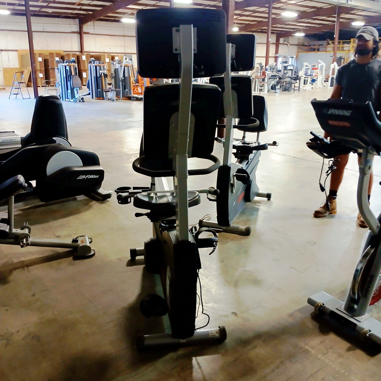 Life Fitness Integrity Series CLSR Recumbent Bike