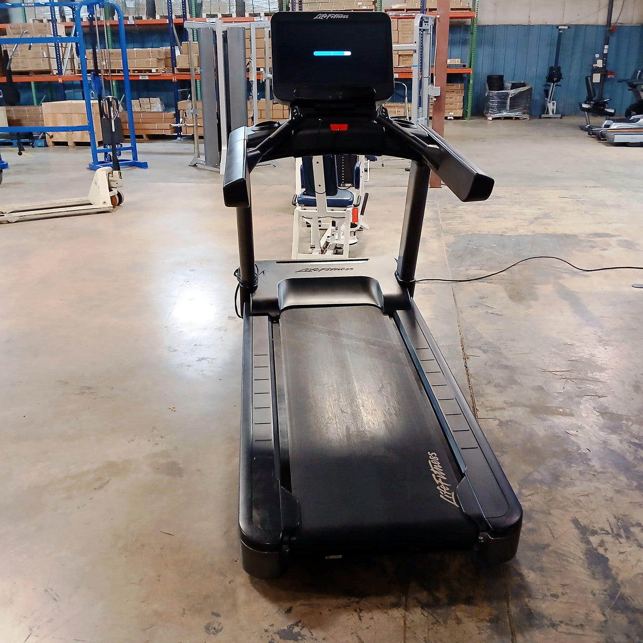 Life Fitness Integrity Treadmill w/ SE3 Console