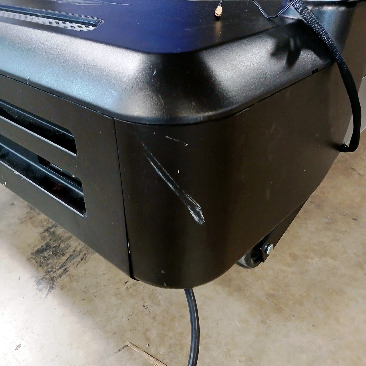 Life Fitness Integrity Treadmill w/ SE3 Console