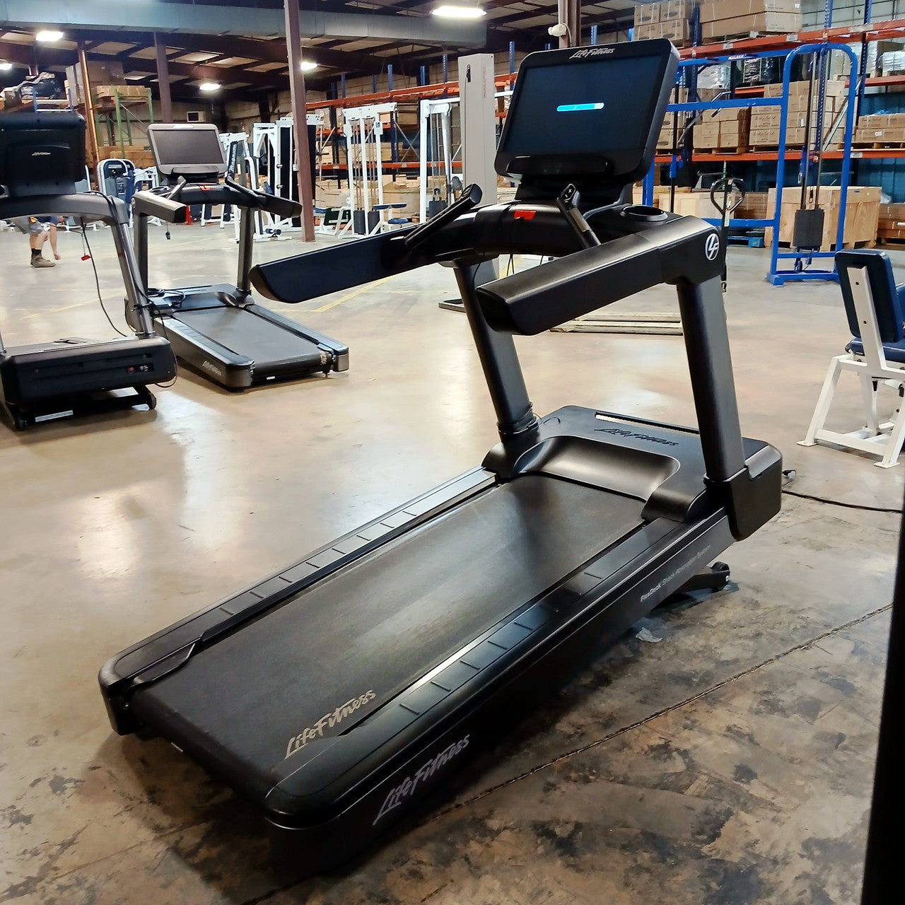 Life Fitness Integrity Treadmill w/ SE3 Console