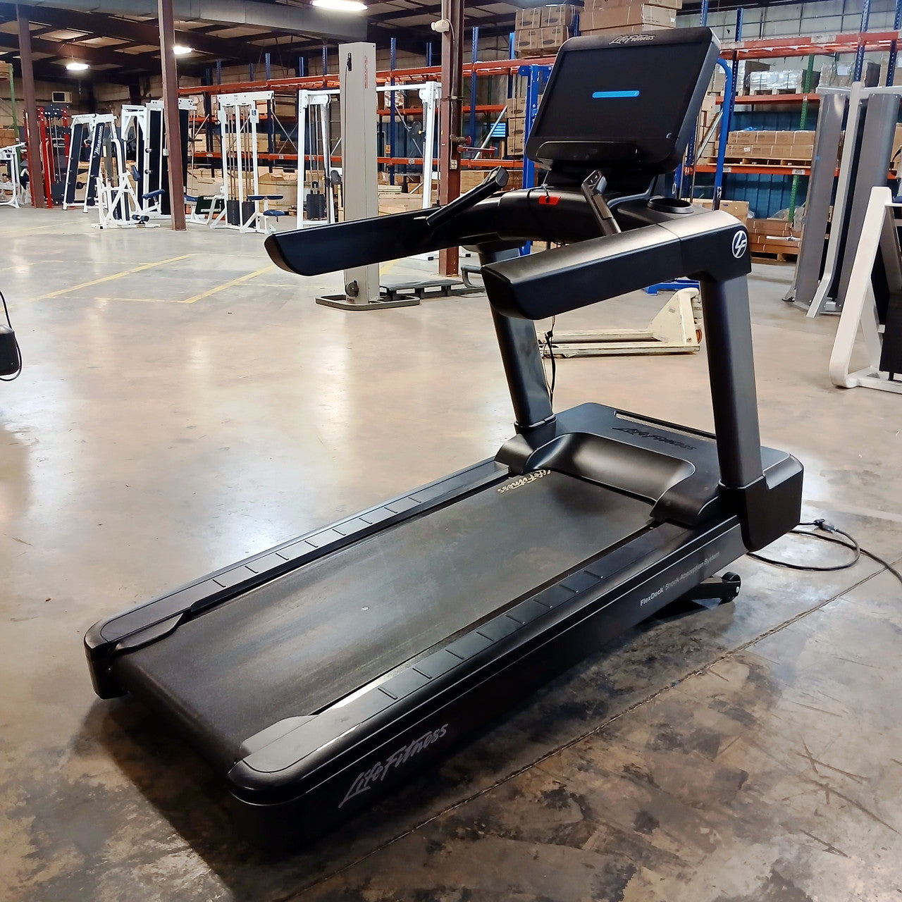 Life Fitness Integrity Treadmill w/ SE3 Console
