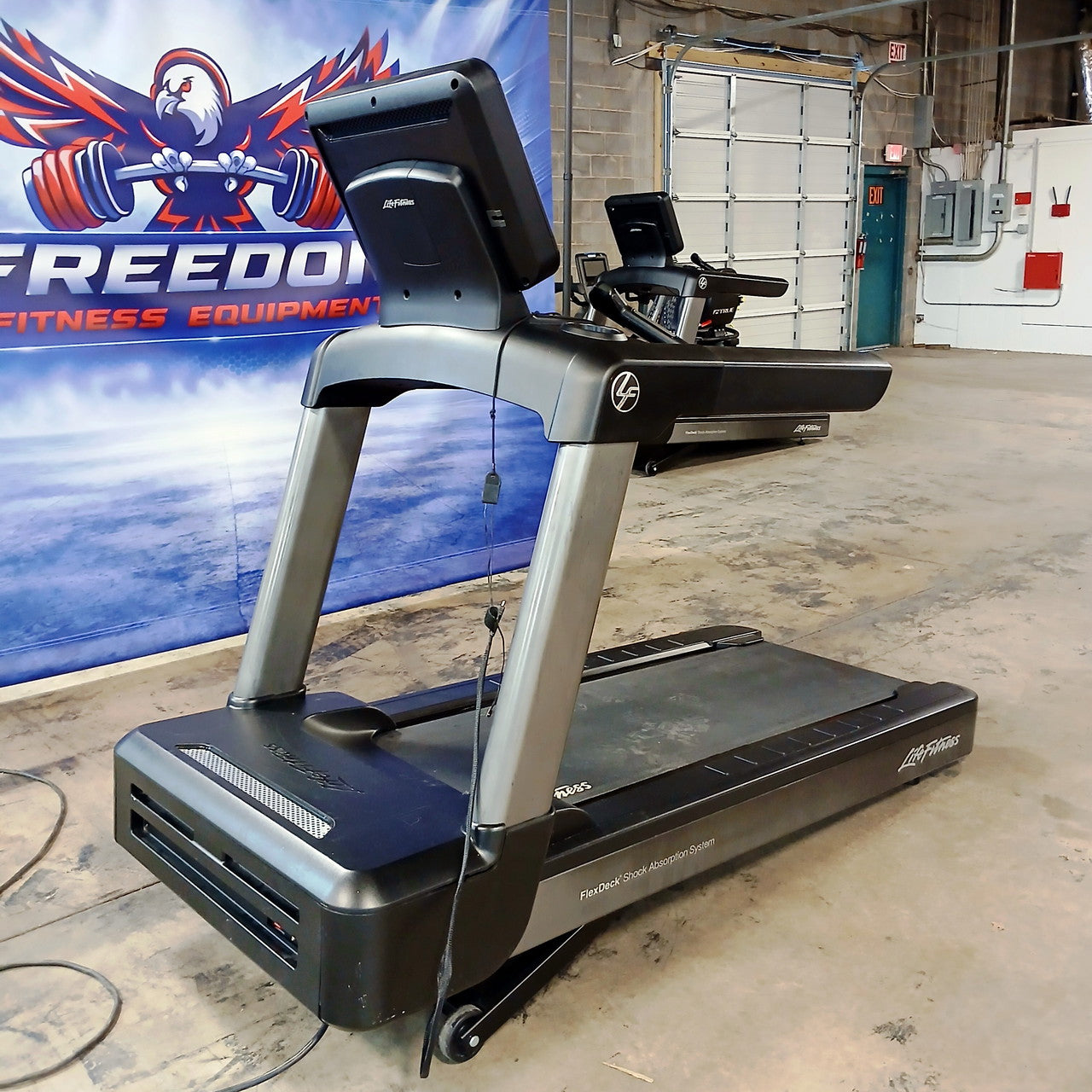 Life Fitness Integrity Treadmill w/ SE3 Console