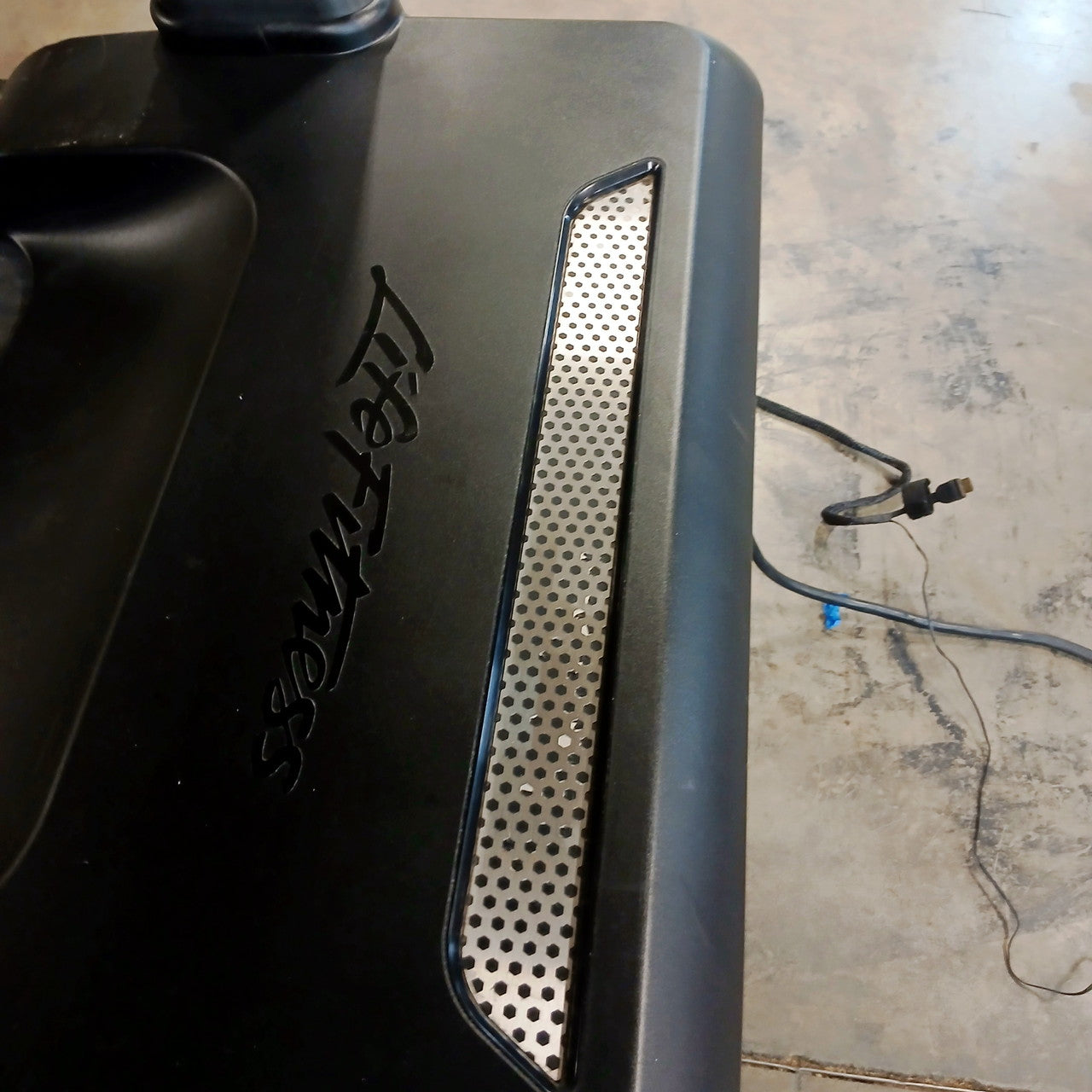 Life Fitness Integrity Treadmill w/ SE3 Console