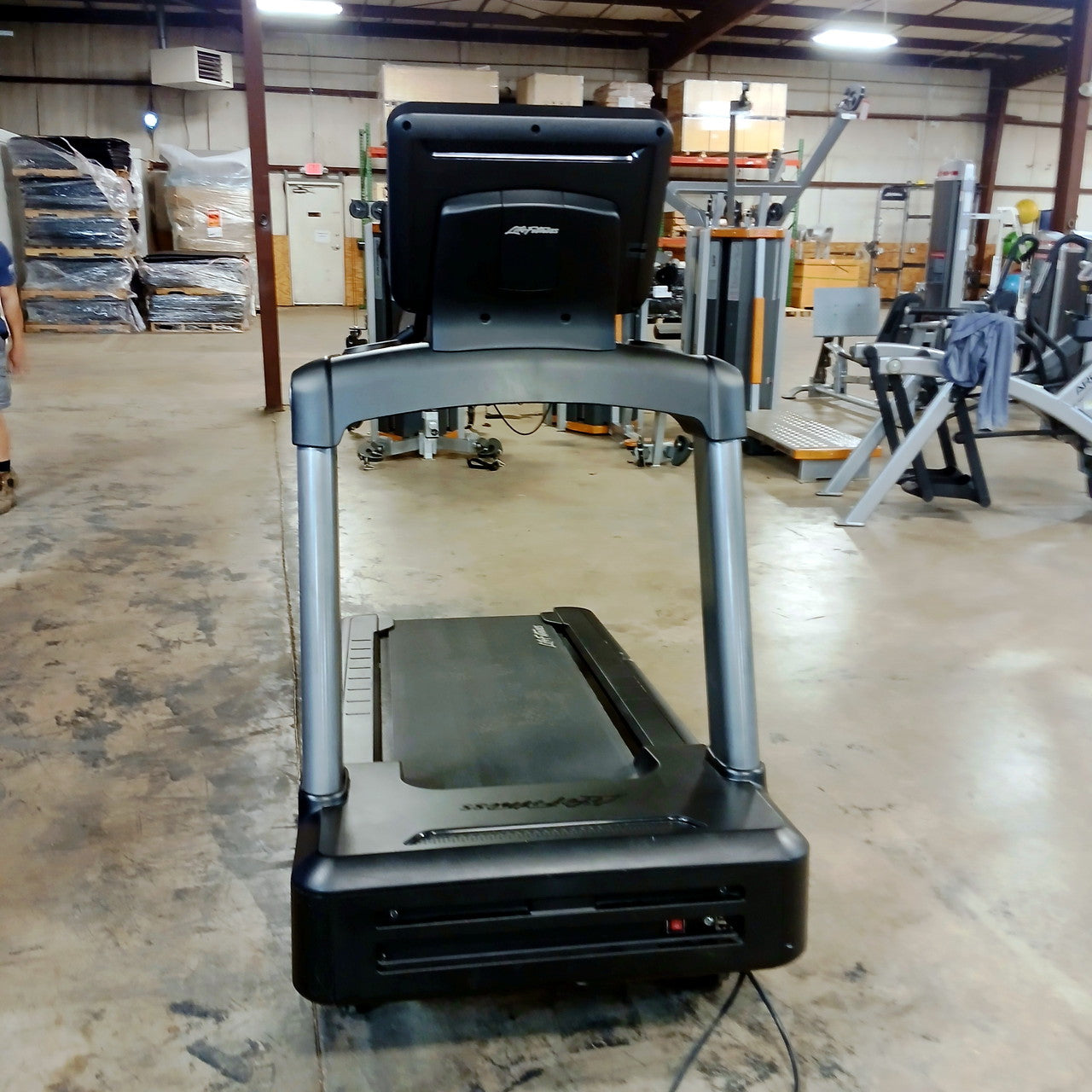 Life Fitness Integrity Treadmill w/ SE3 Console