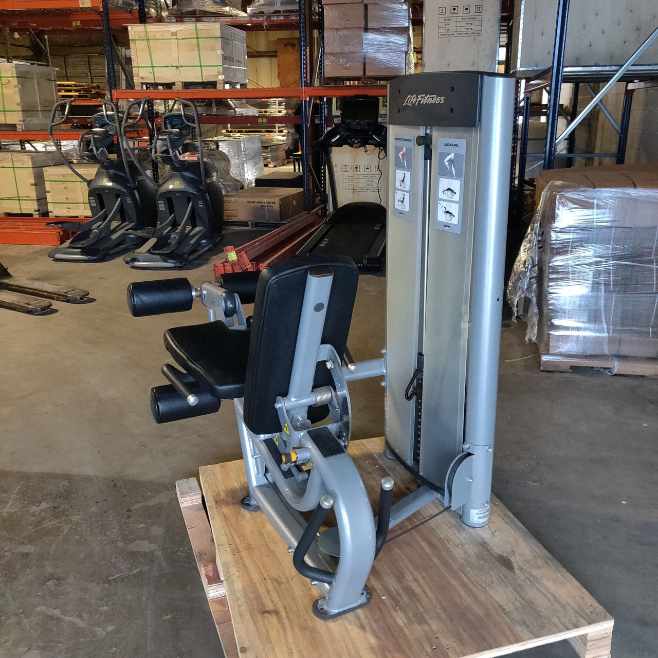 Life Fitness Optima Leg Extension / Prone Leg Curl