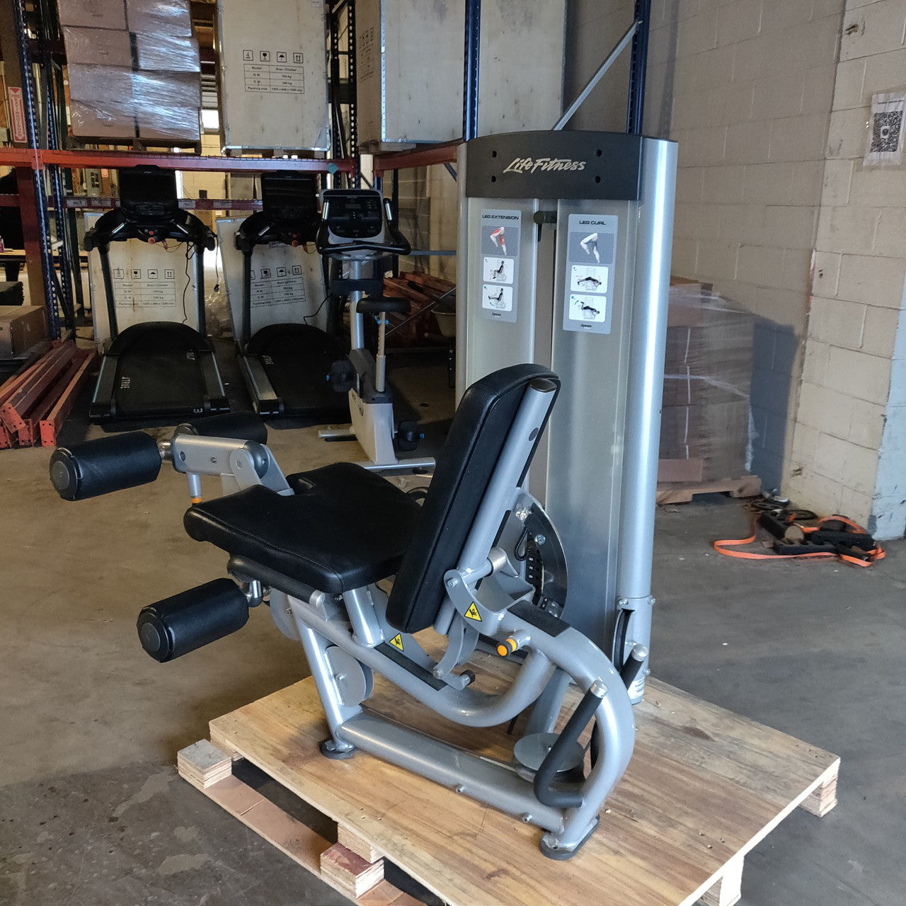 Life Fitness Optima Leg Extension / Prone Leg Curl