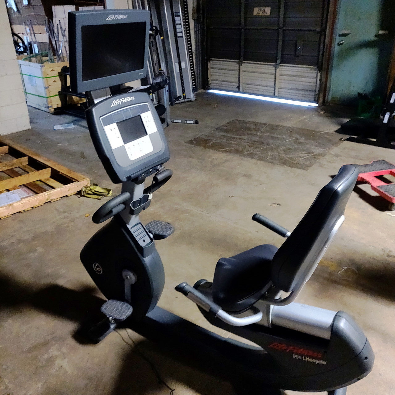 Life Fitness Recumbent Bike 95r with Interactive Digital Display