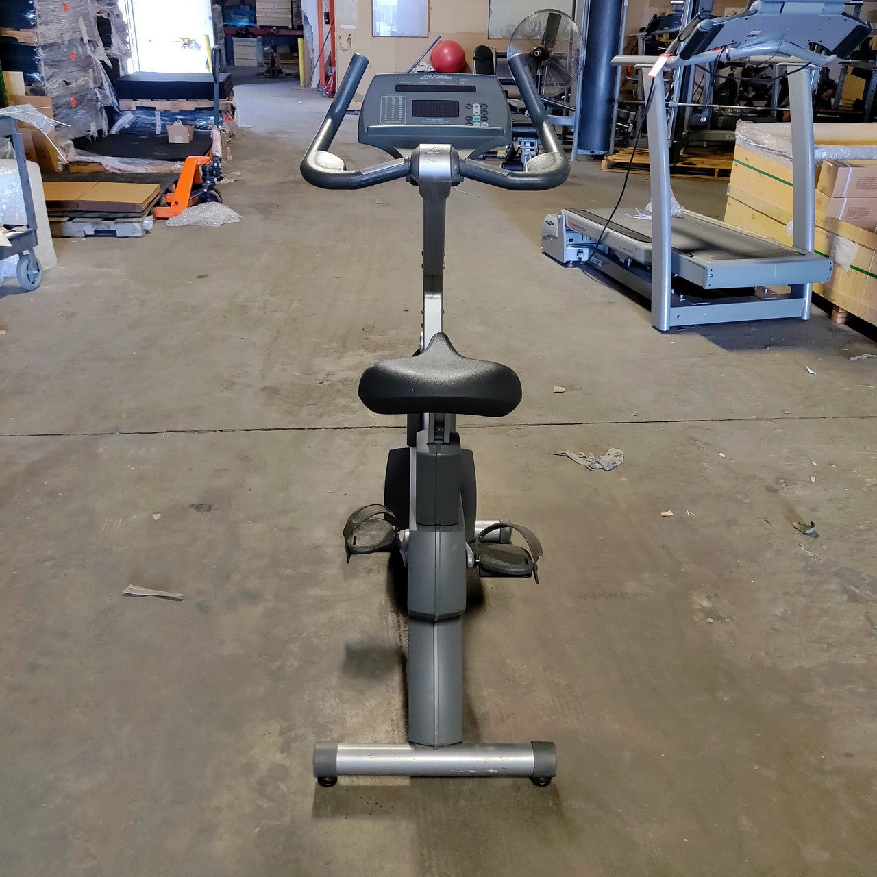 Life Fitness Upright Exercise Bike 90C