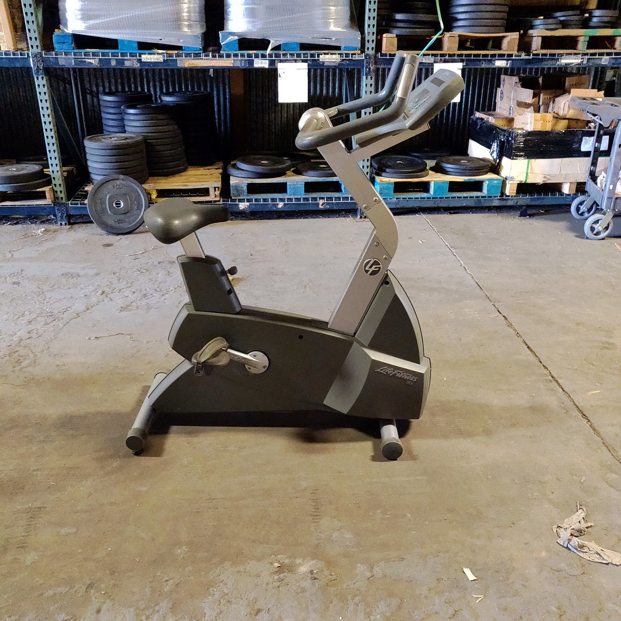 Life Fitness Upright Exercise Bike 90C