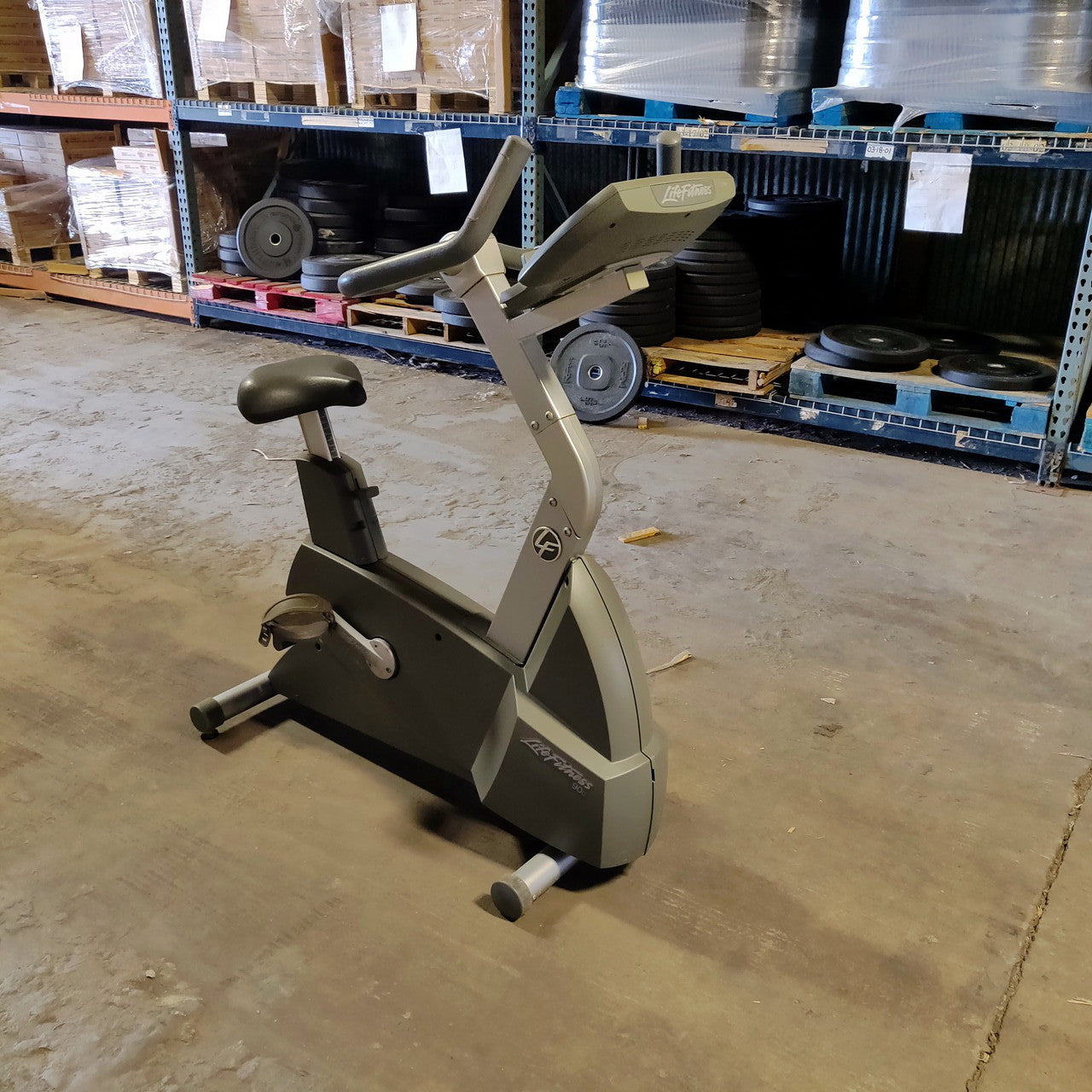 Life Fitness Upright Exercise Bike 90C